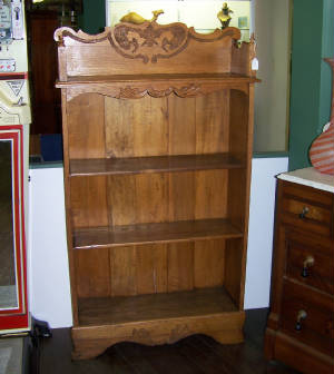 OAK BOOKSHELF