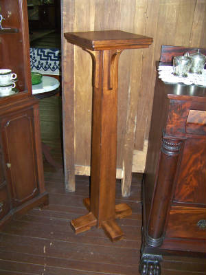 OAK PEDESTAL