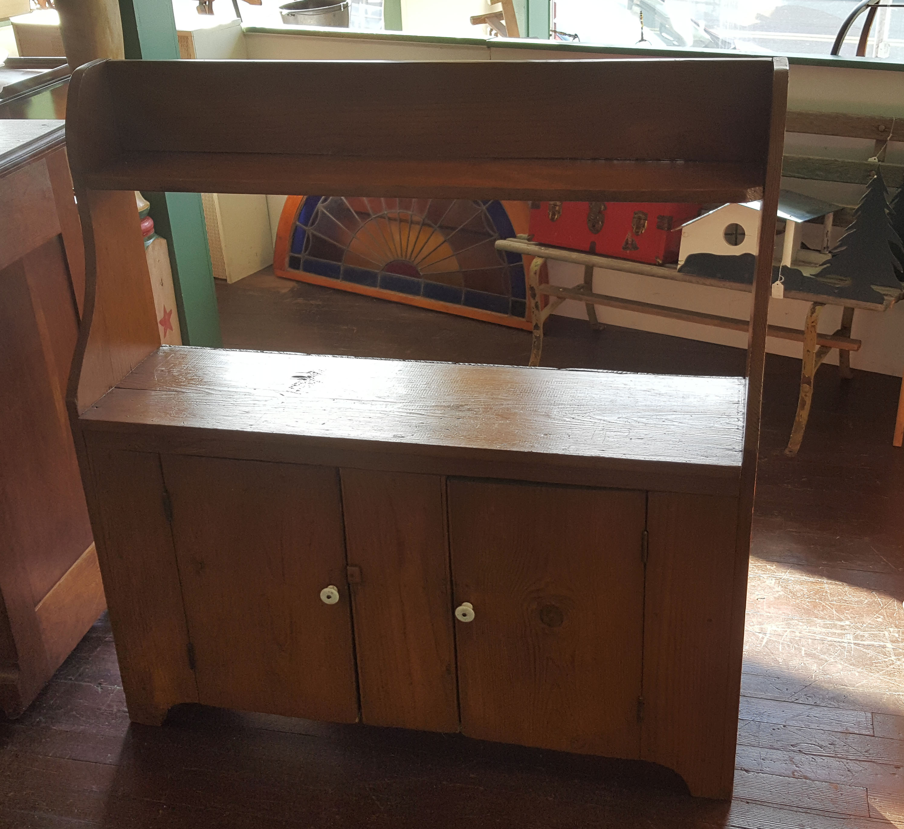 ANTIQUE BUCKET BENCH