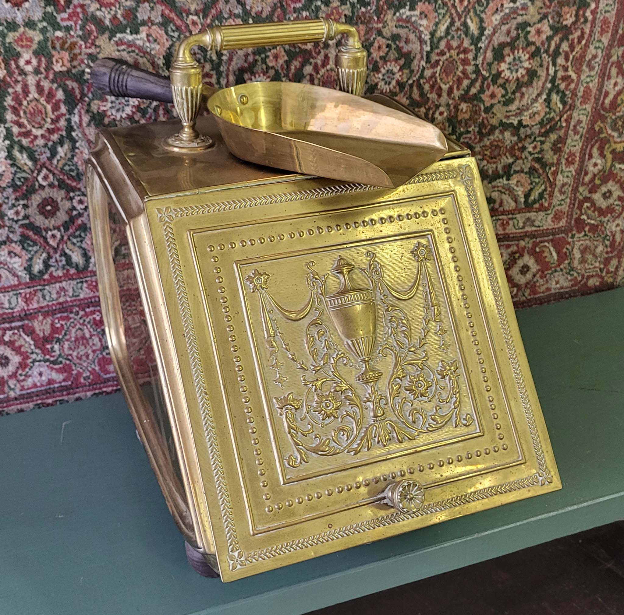 ANTIQUE BRASS COAL SCUTTLE