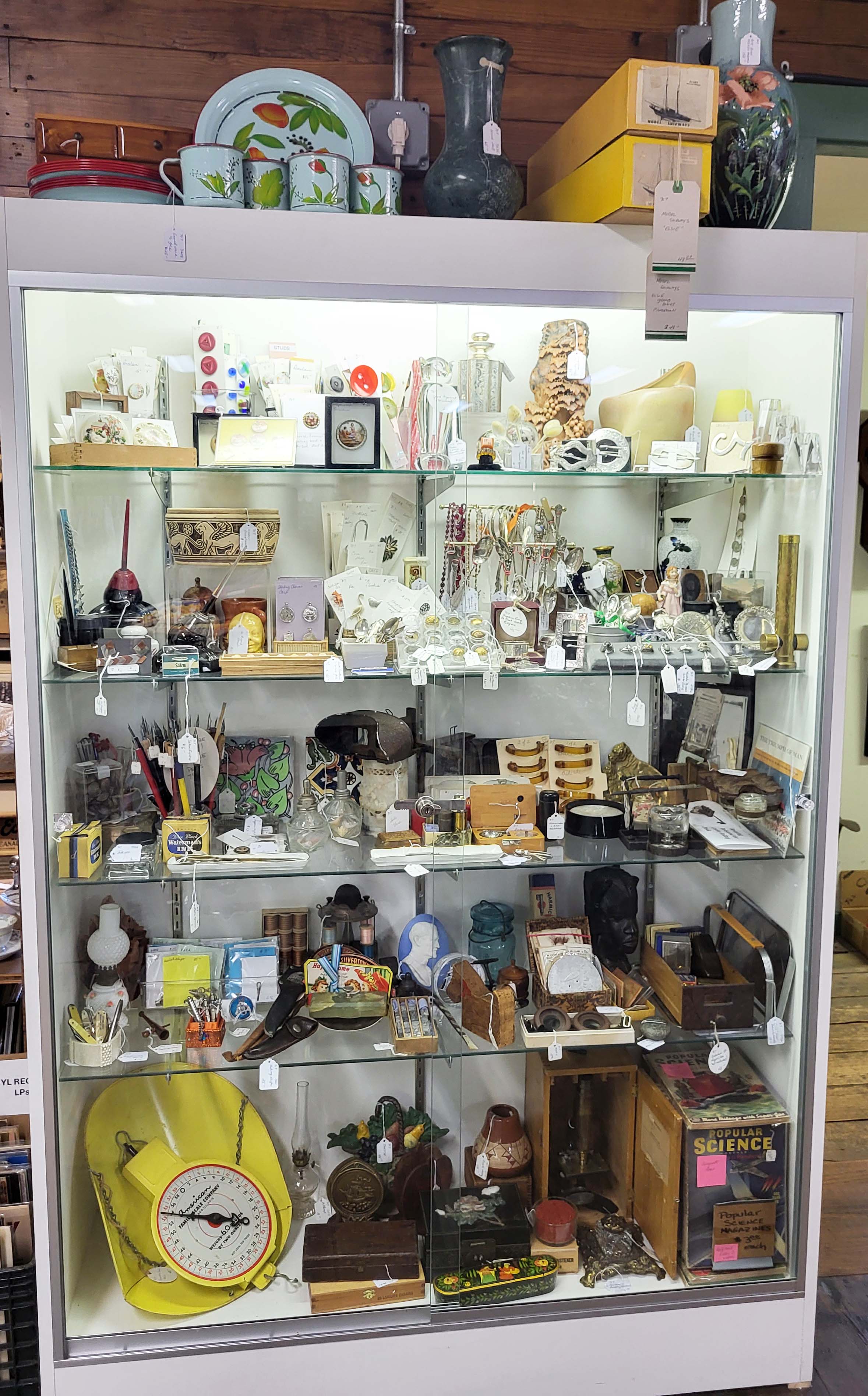 DONNA's SHOWCASE UPSTAIRS