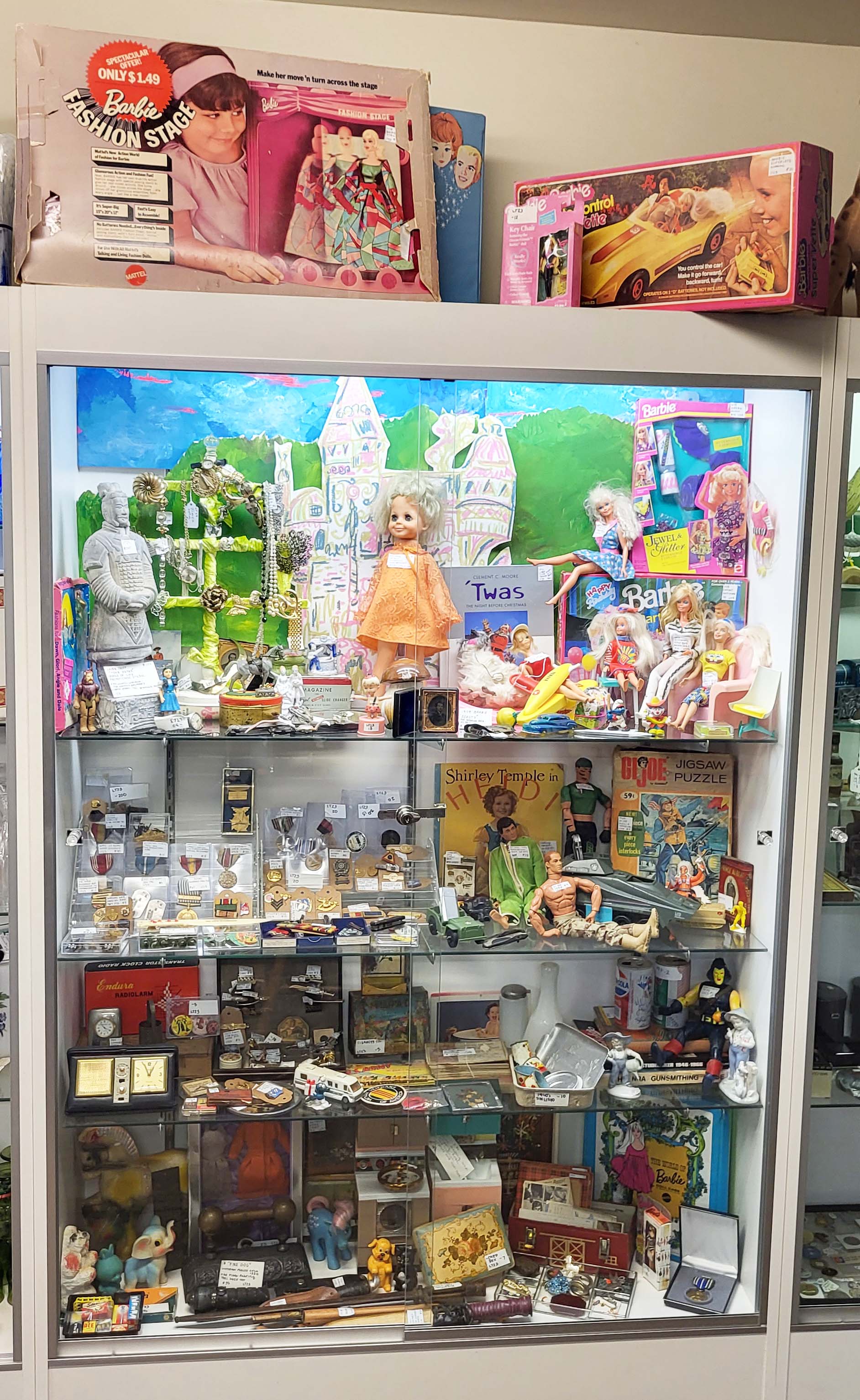 LORIANA's SHOWCASE DOWNSTAIRS