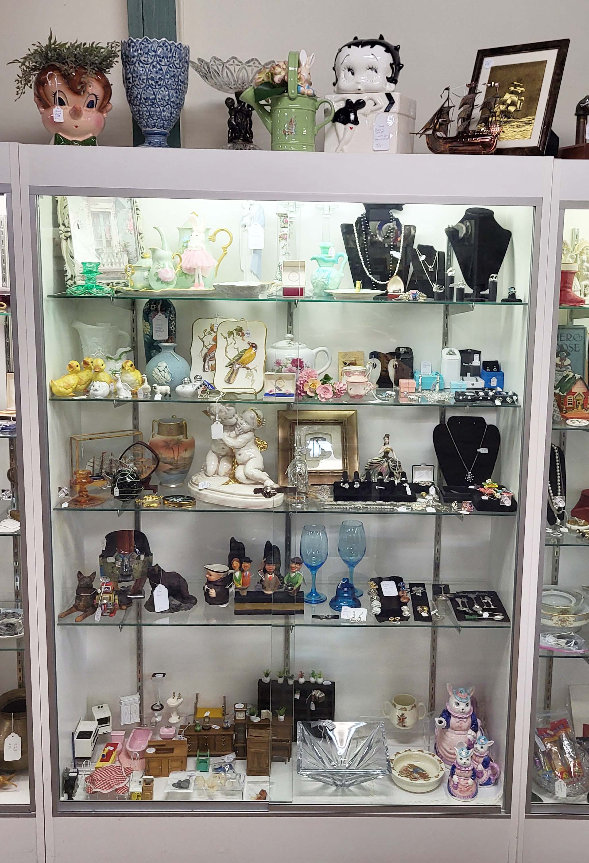 SANDYS SHOWCASE UPSTAIRS