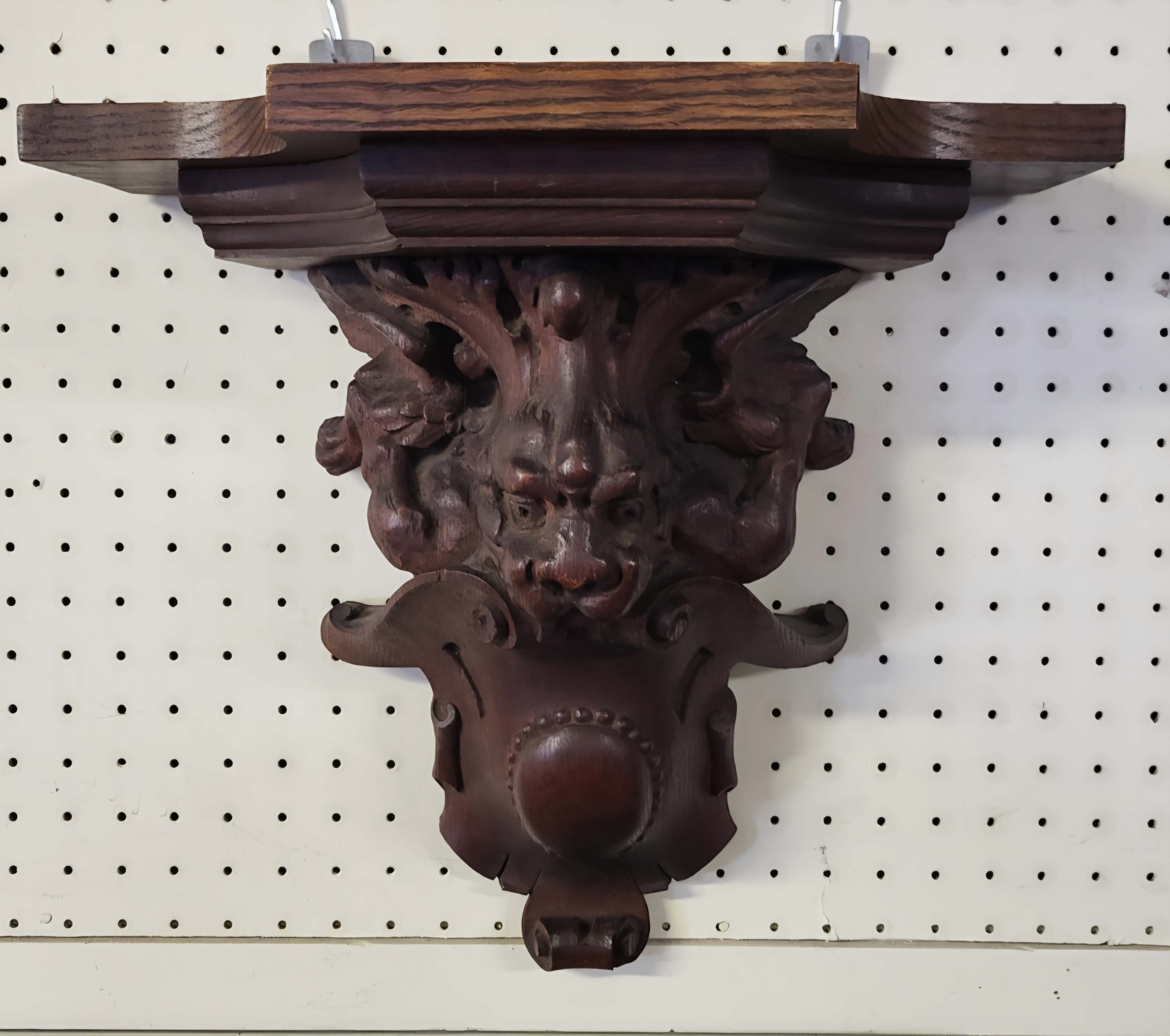GARGOYLE WALNUT CORBEL